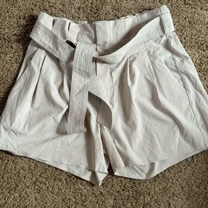 Athleta paper bag shorts in khaki